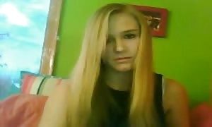 blonde lovely lady in cam-chat