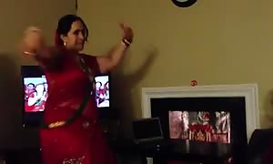 sexy nepali aunty dancing